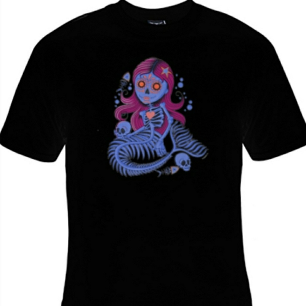 "Mermaid  skull" brand new tee.